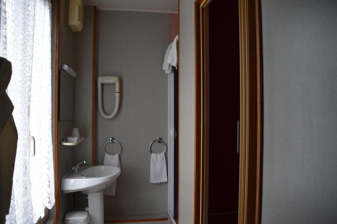 Le Rider Hotel Bort-les-Orgues Luaran gambar